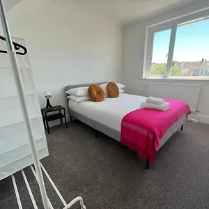 Apartment 2 Bedroom Flat Free Parking Great Location, Southampton