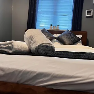 https://vrlproperties.cardiffhotelswales.com
